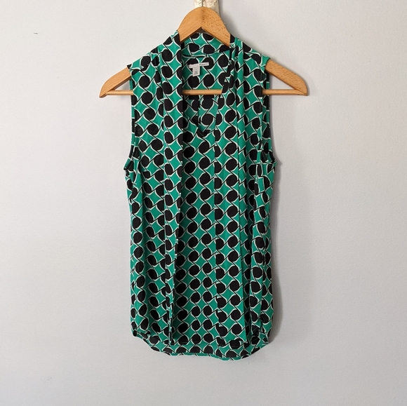 Halogen sleeveless top - Picture 2 of 7